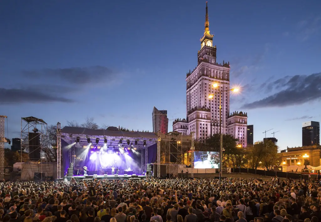 Concert in Defilad Sq._photo City of Warsaw©Warsaw Tourist Office museuly